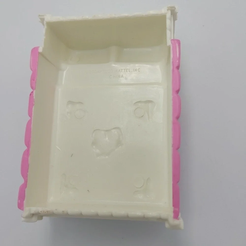 2004‎ Sweet Streets Double Bed Cream Pink Fisher Price Mattel Plastic Dollhouse